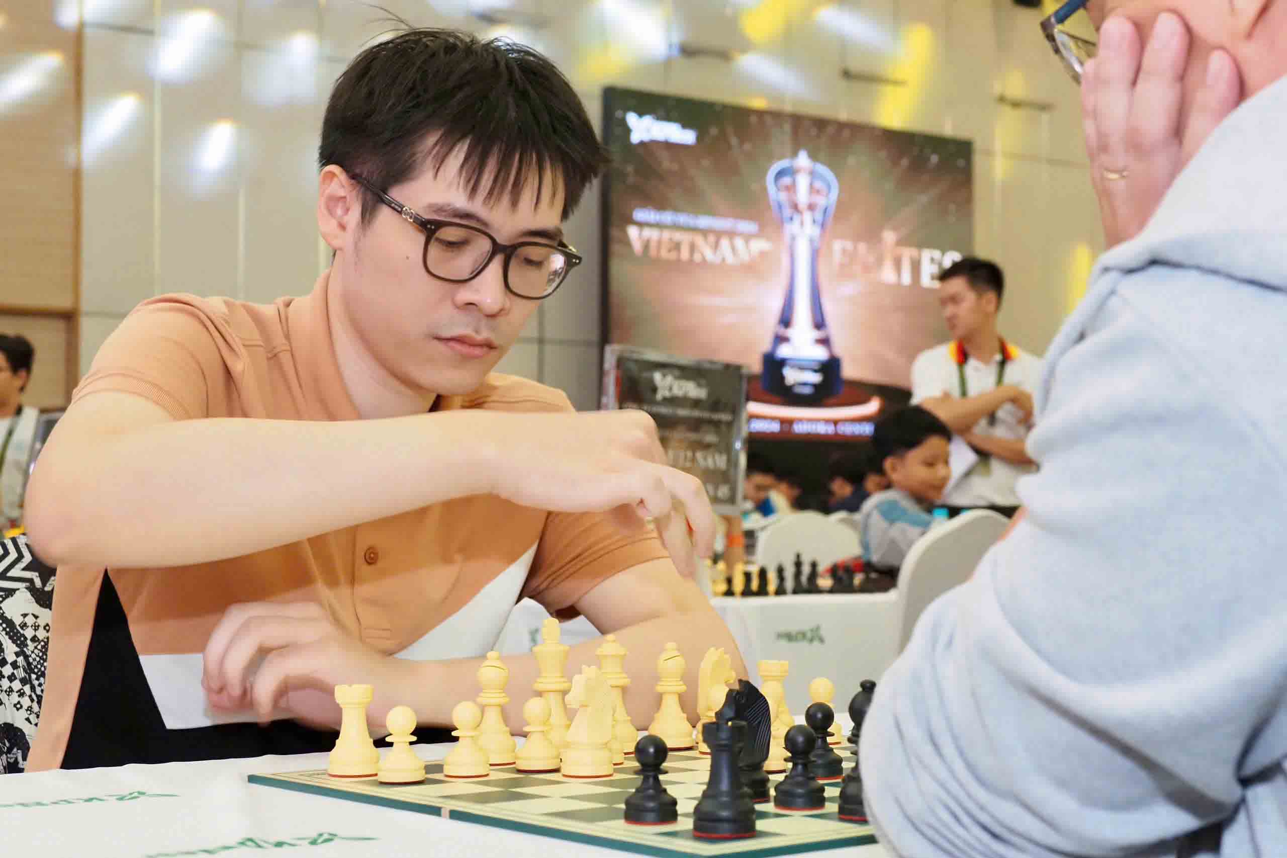 Le Quang Liem 在 KPNest 国际象棋锦标赛中取得了令人印象深刻的胜利，仅获得第二名。